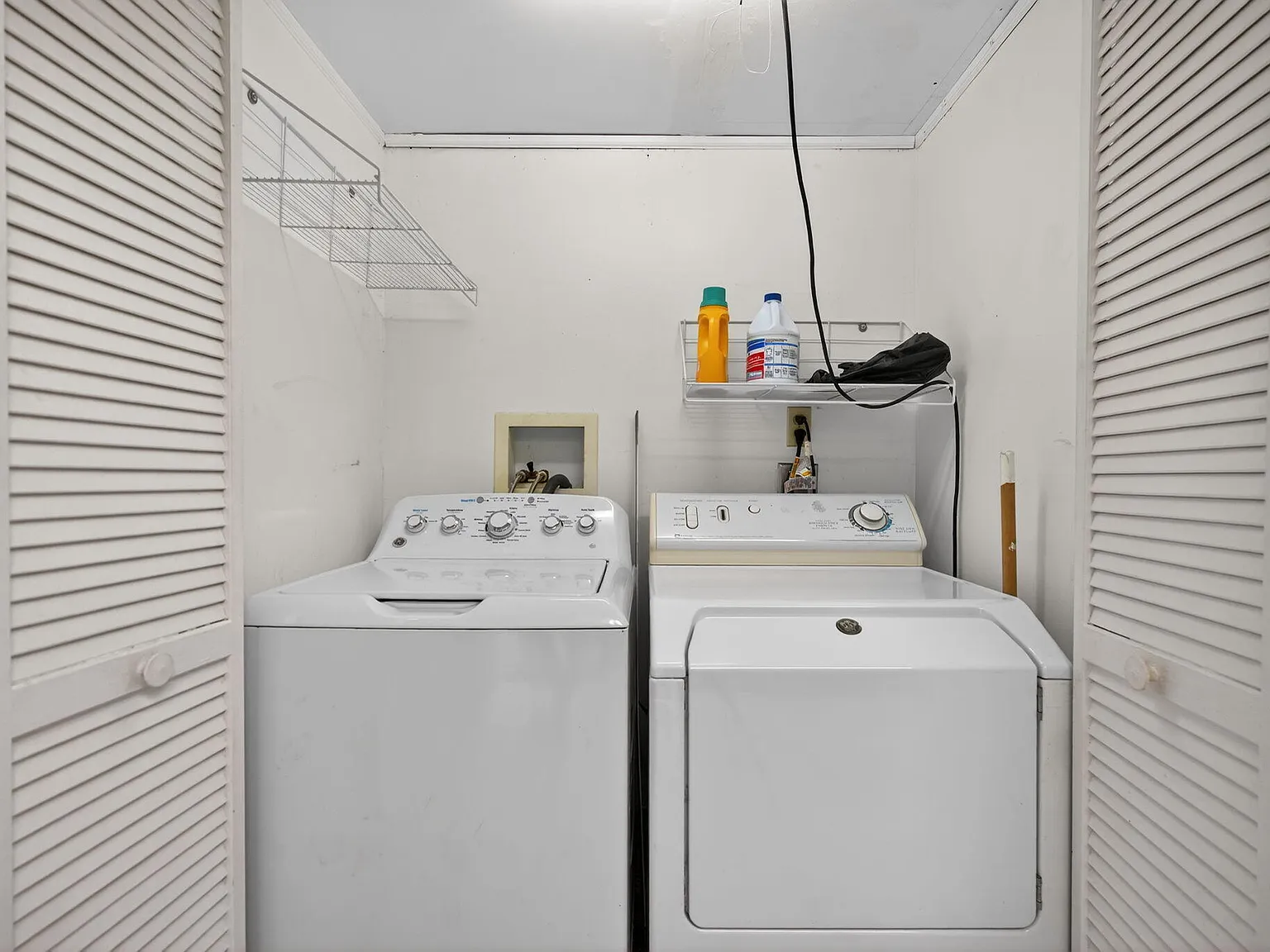 2 bed, 2.5 bath, 1284 sqft, $2,350 — Photo 2