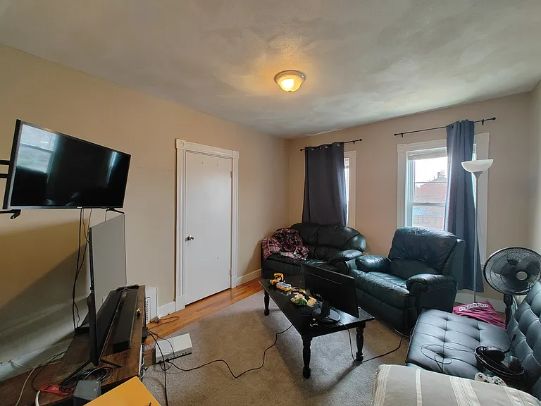 9 Medford St #2A — Photo 5