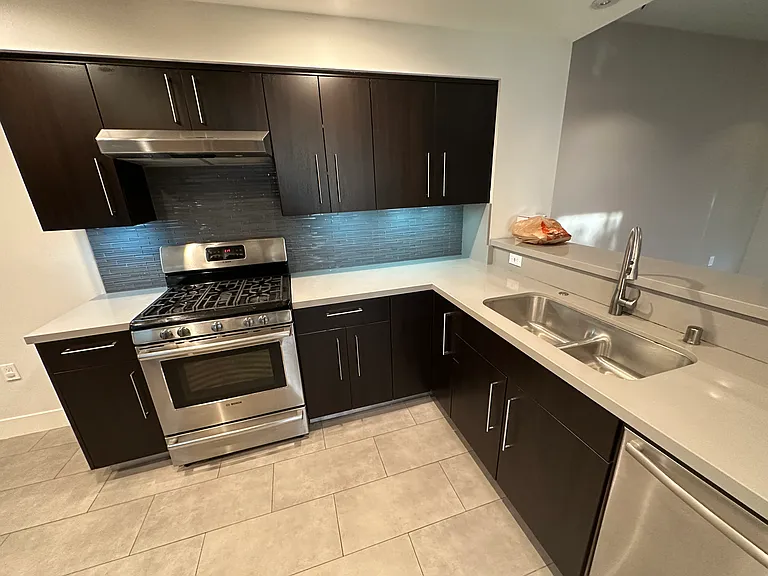 1666 Greenfield Ave #102 — Photo 6