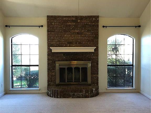 3rd image of 4406 Fawn Dr