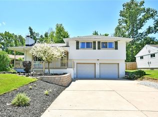 4277 Woodleigh Ln, Youngstown, OH 44511