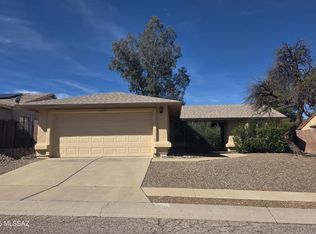 690 S Chimney Canyon Dr, Tucson, AZ 85748