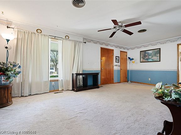 5th image of 3924 Dean Dr