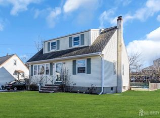 548 Voorhees Ave, Middlesex, NJ 08846