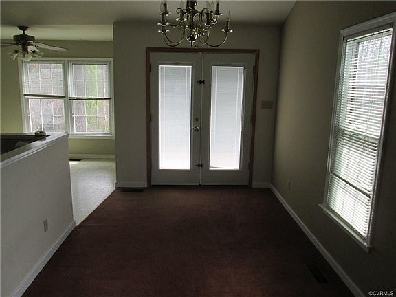 5th image of 7019 Koufax Ct