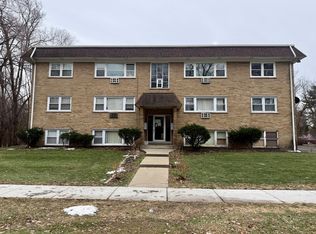 255 E Oak St APT 8, Addison, IL 60101