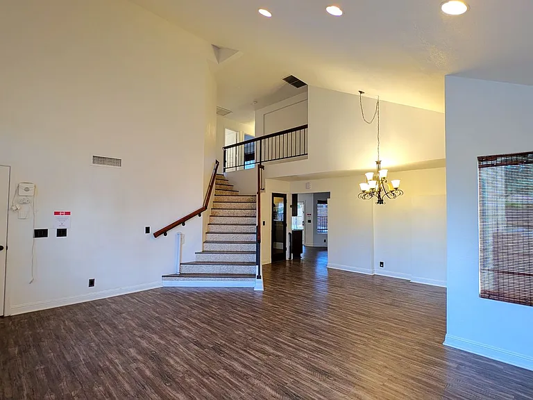2363 W Hemlock Ct — Photo 4