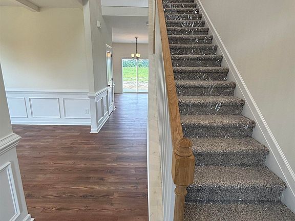 3rd image of 305 Caldon Rd