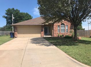 300 Cherokee Ct, Blanchard, OK 73010