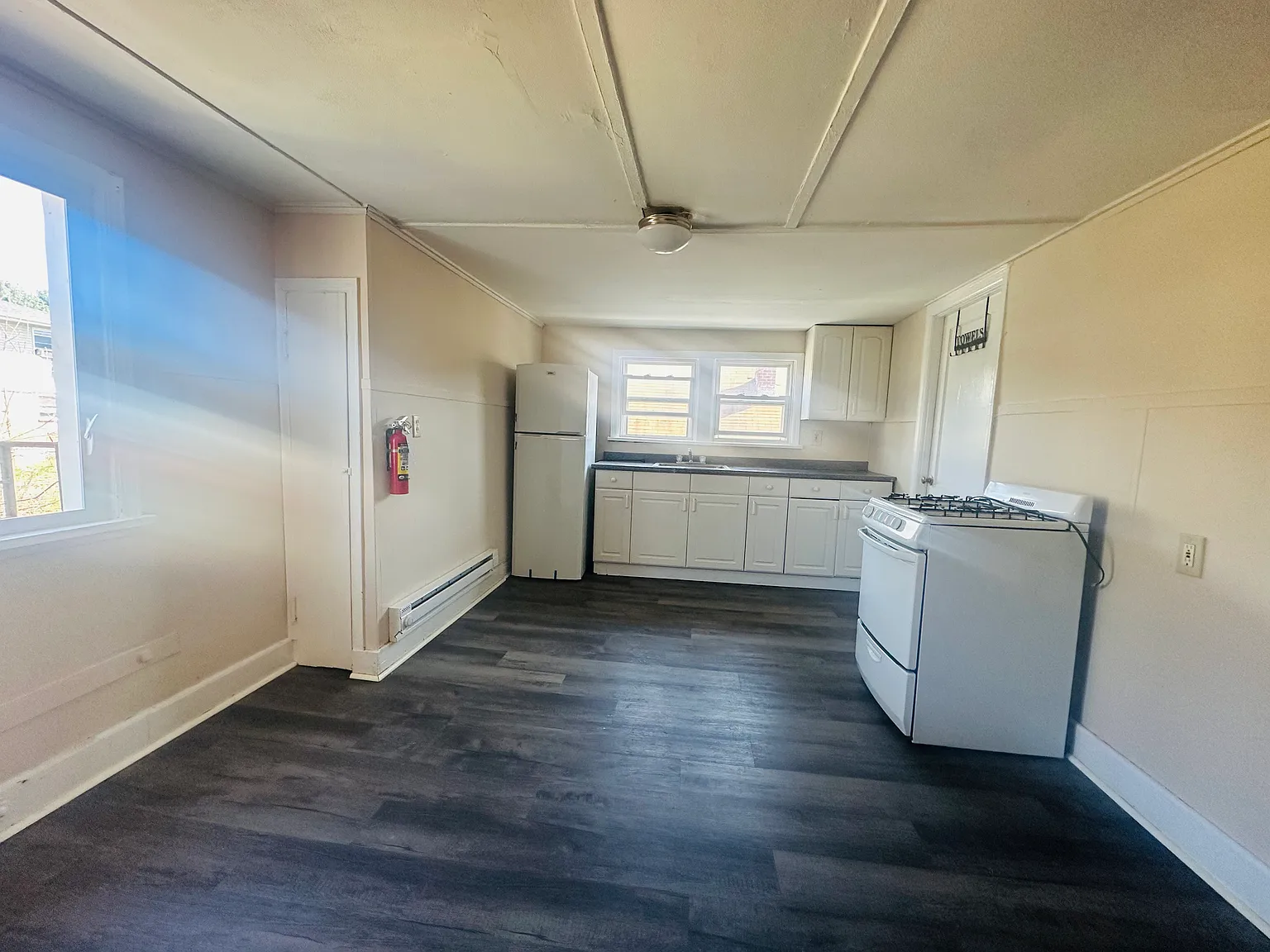 2 bed, 1000 sqft, $1,650 — Photo 3