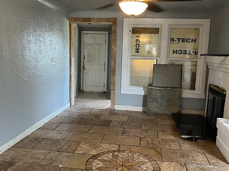 1120 Fargo St S — Photo 7