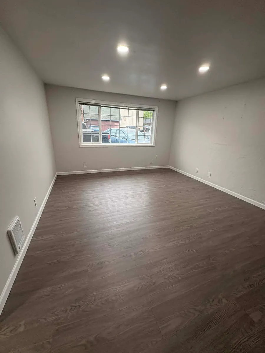 Building Photo - 1442 E 18th Ave #3