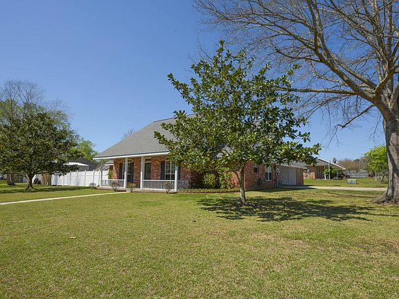 4th image of 202 Billy Lou Dr
