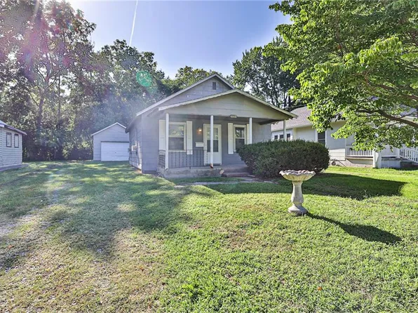 1418 Appleton Ave, Independence, MO 64052