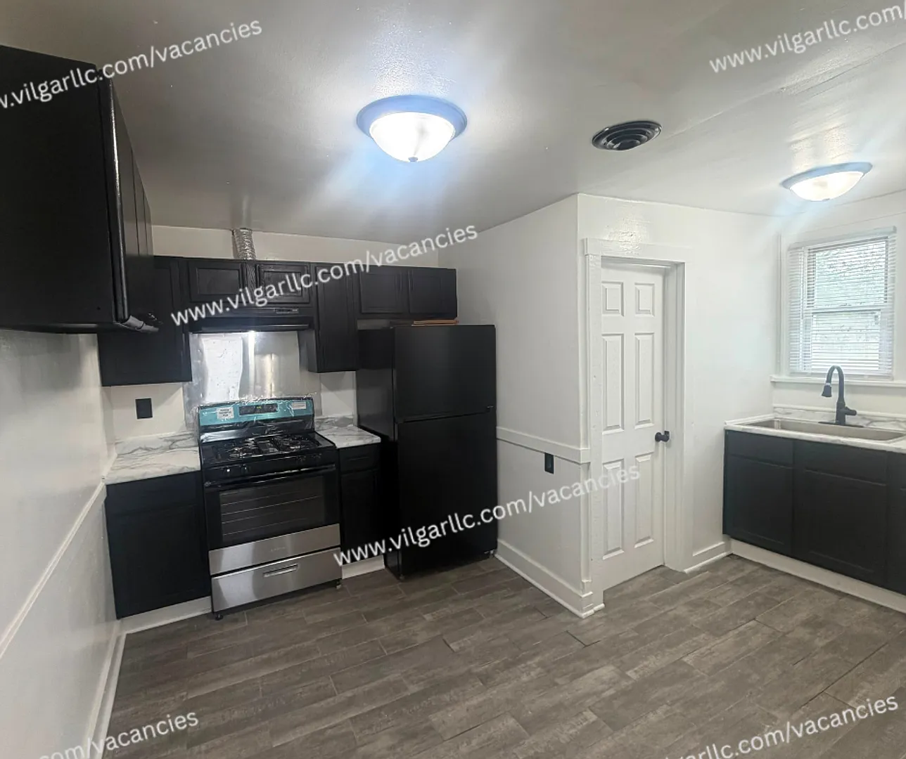 5035 Tod Ave — Photo 3