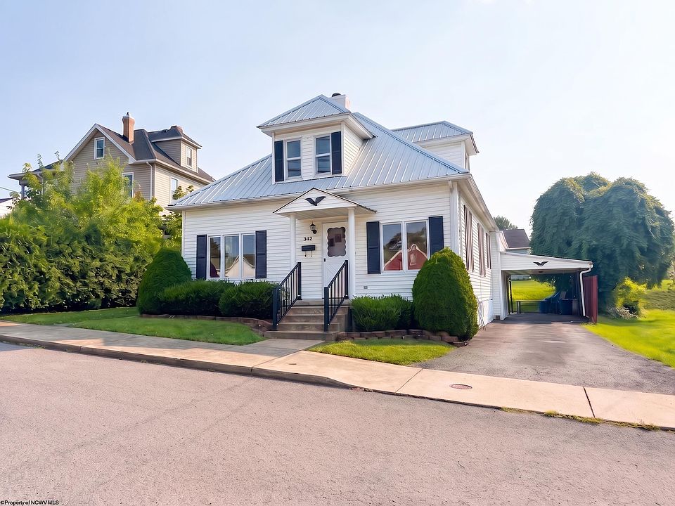 1st image of 542 Market St