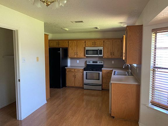 5th image of 4507 Bluestem Ln
