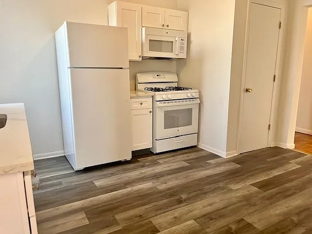 84 W 25th St #D5 — Photo 5