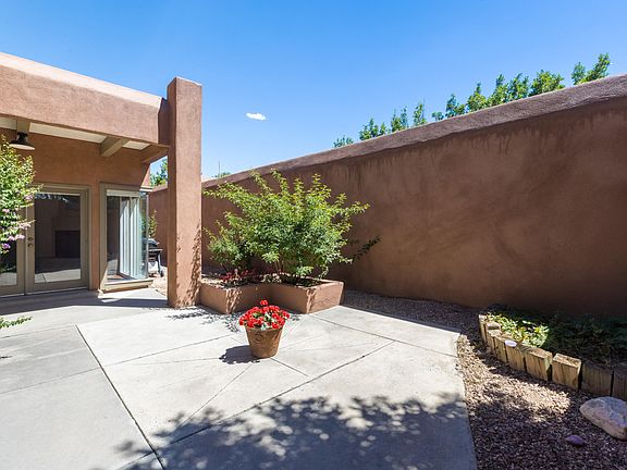 3rd image of 2404 Don Pedro NW