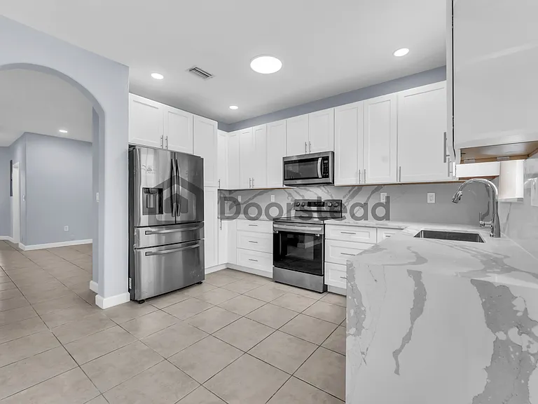 5610 NW 107th Ave #1314 — Photo 13
