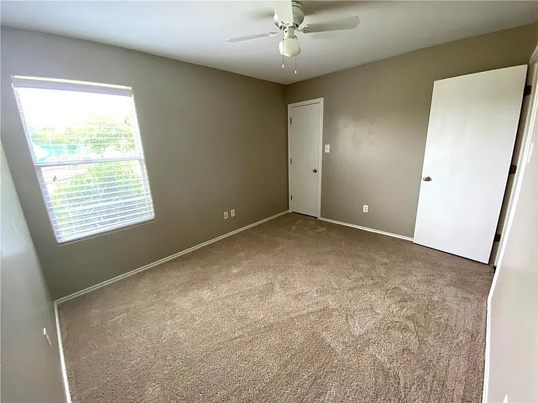 12817 Chime Dr — Photo 5