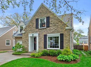5512 N Kent Ave, Whitefish Bay, WI 53217