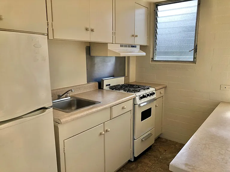1469 Lusitana St #301 — Photo 6