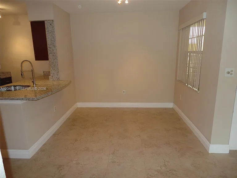 2811 N Oakland Forest Dr #205 — Photo 4