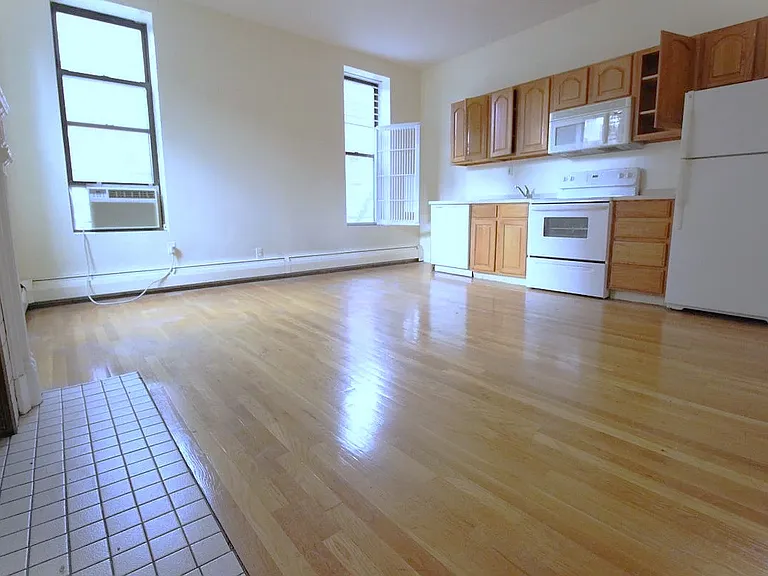72 W 87th St #3D — Photo 2