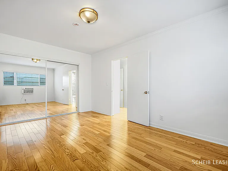 220 N Crescent Dr #6 — Photo 4