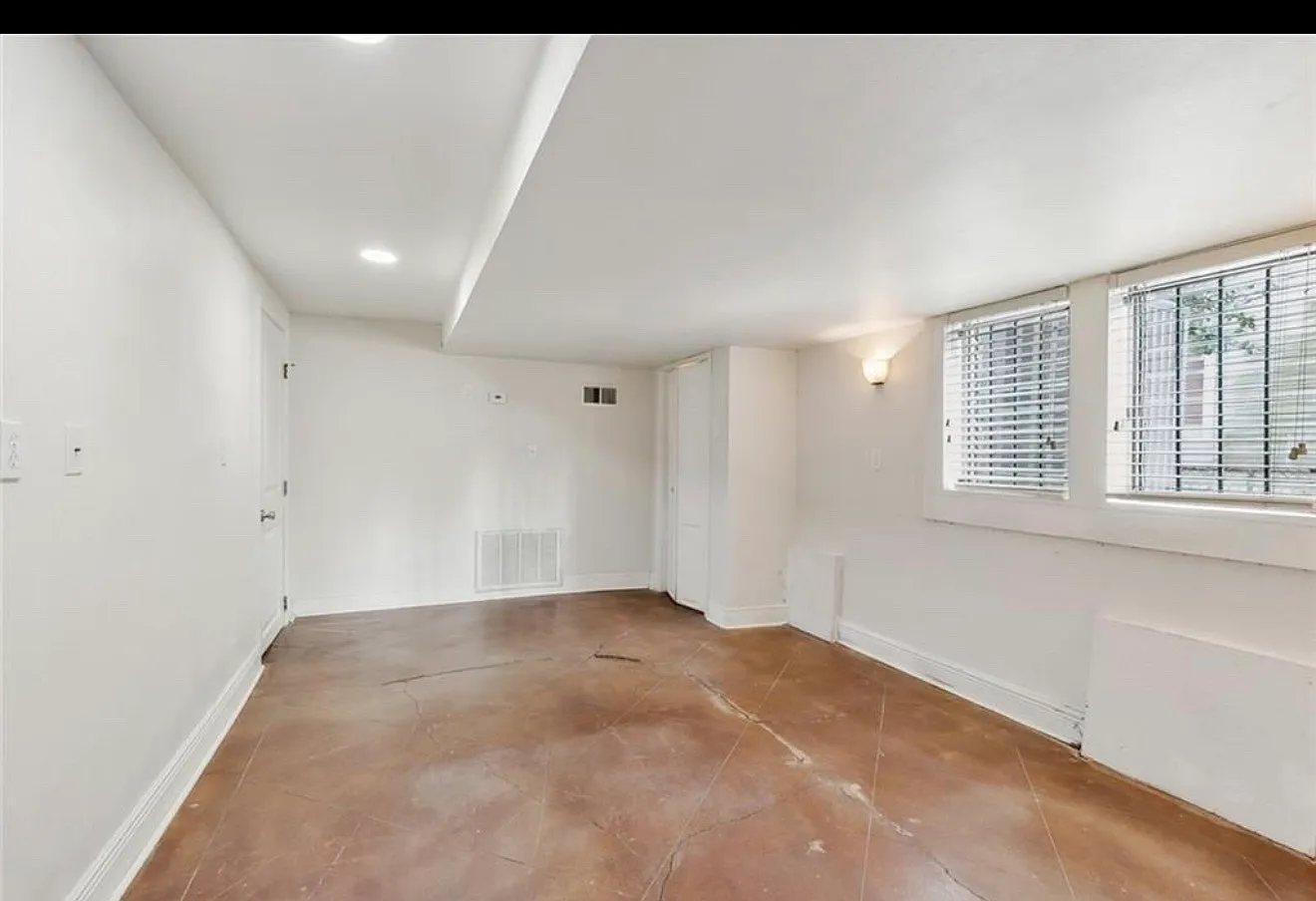 2 bed, 1100 sqft, $1,600 — Photo 3