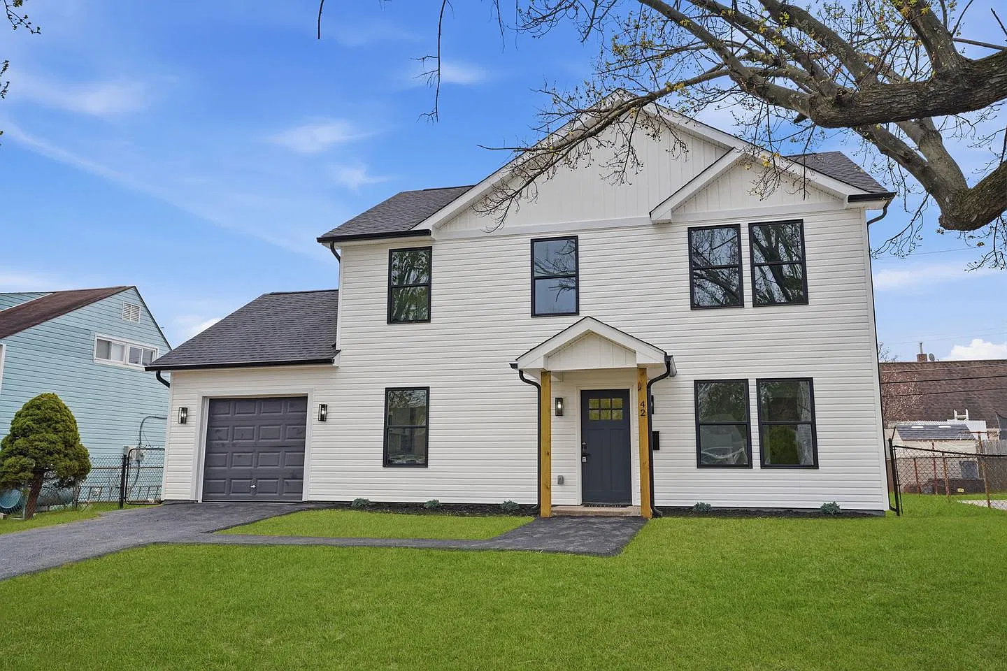 4 bed, 2600 sqft, $3,800 — Photo 1