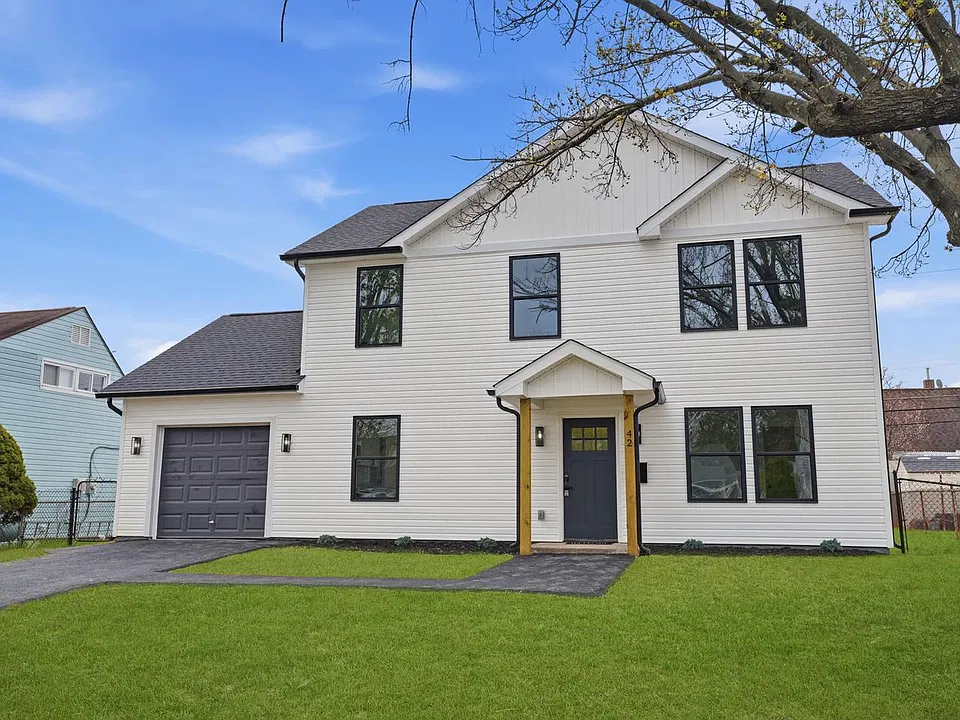 84 Ice Pond Rd