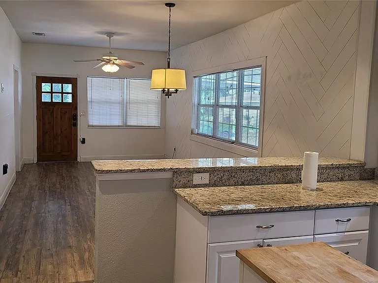 1703 E 29th Ave — Photo 34