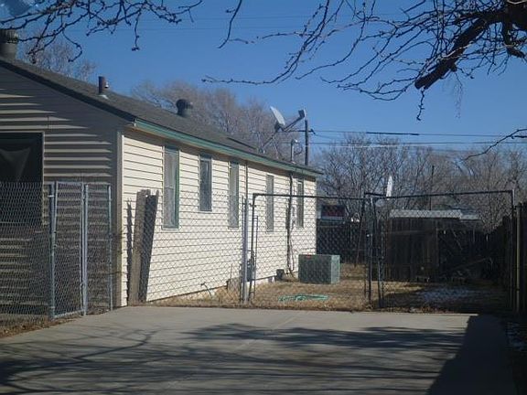 3rd image of 631 N Oklahoma Ave