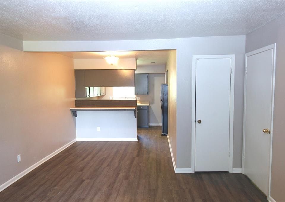 1st image of 309 E Houston St #9