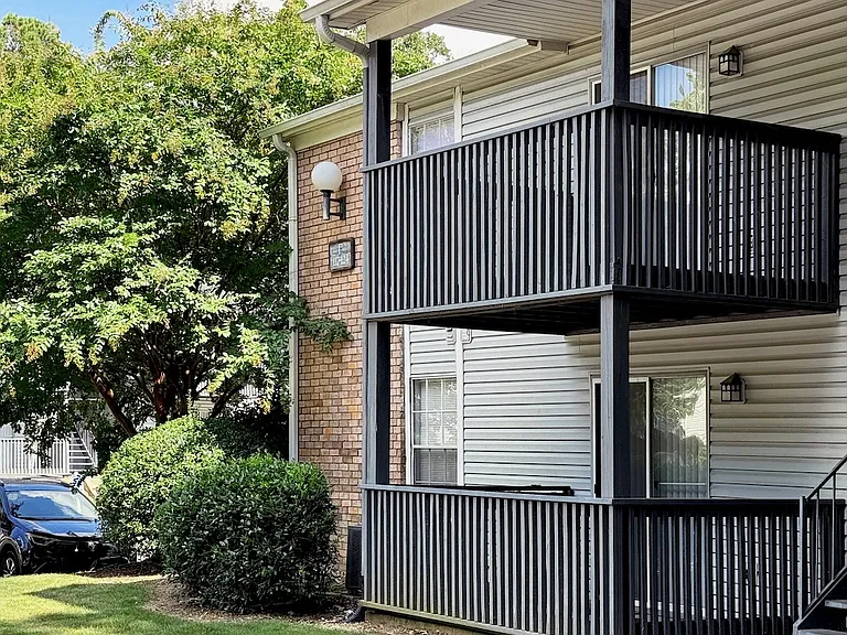 Ascot Place Apartments — Photo 30