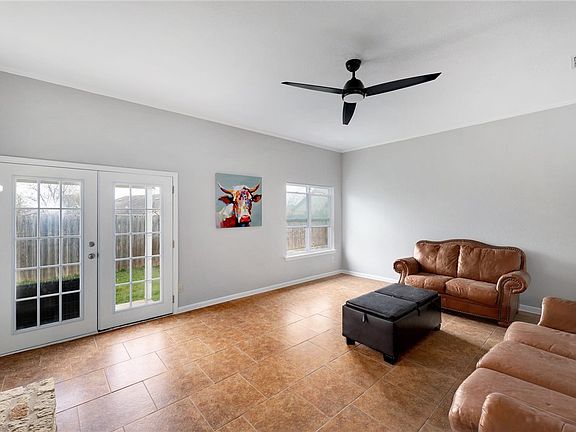 4th image of 1711 Latigo Trce