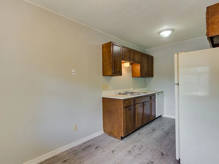 Magnolia Place: 1 & 2 Bedroom Apartments — Photo 7