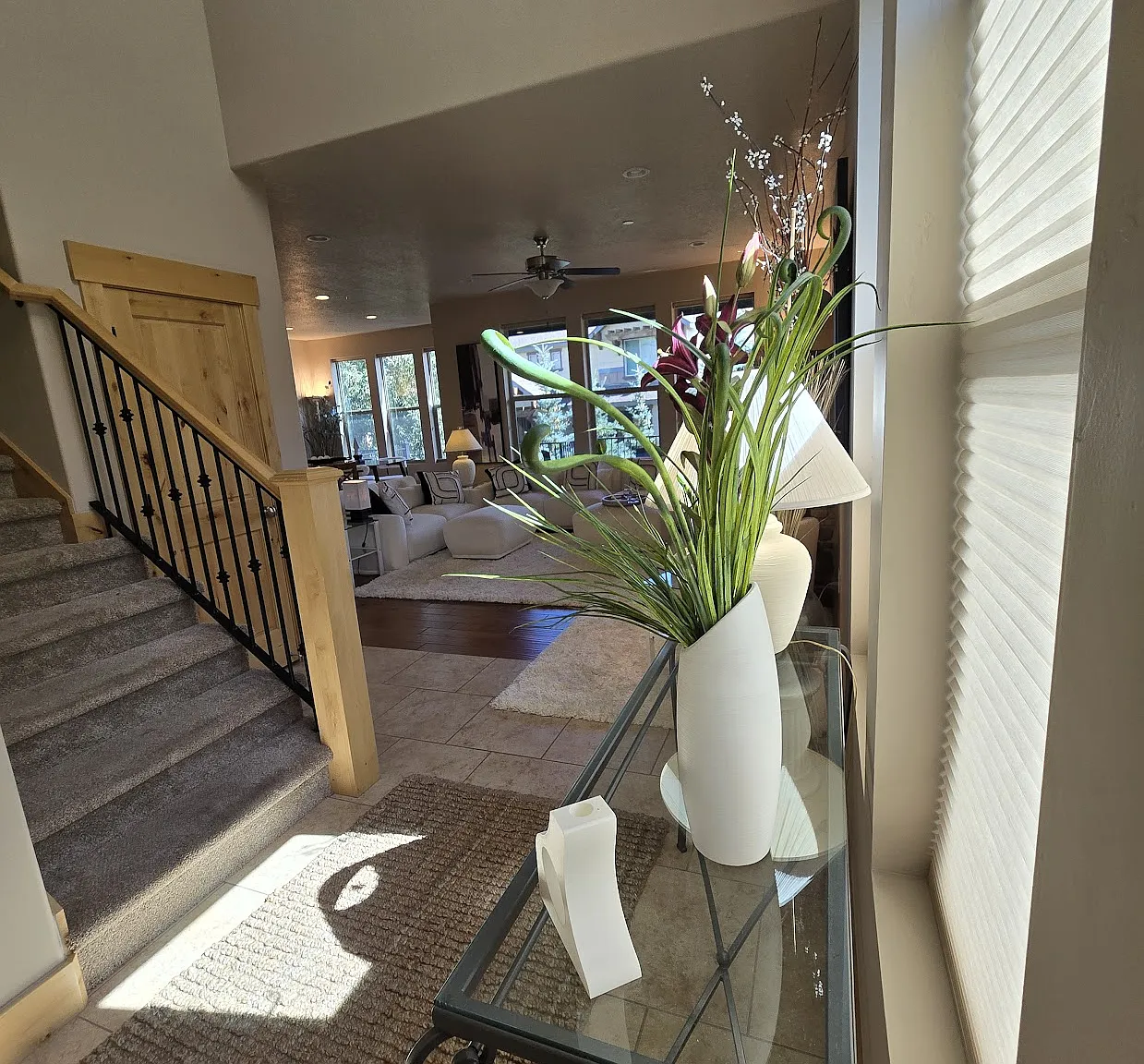 4 bed, 2402 sqft, $4,600 — Photo 3