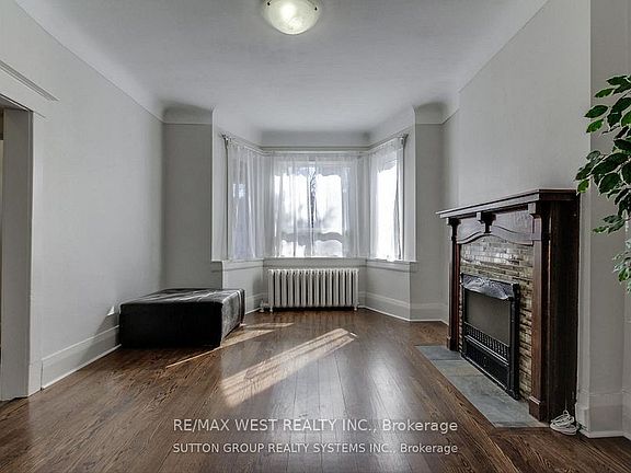 3rd image of 328 High Park Ave