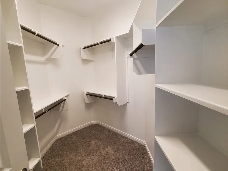 1308 Kingsgate Dr — Photo 17