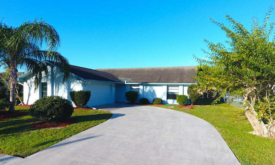 1st image of 2562 SE Lily St