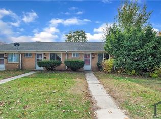 34505 Glenwood Rd, Wayne, MI 48184