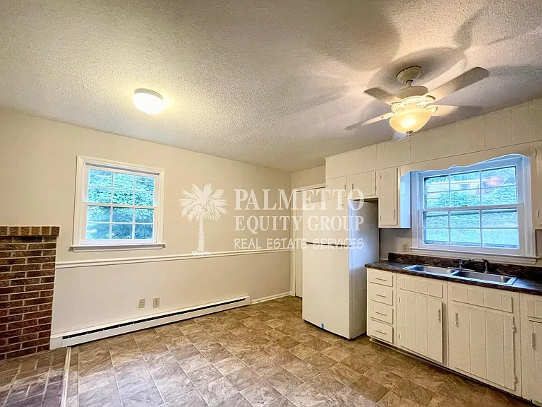 3615 Irwin St — Photo 6