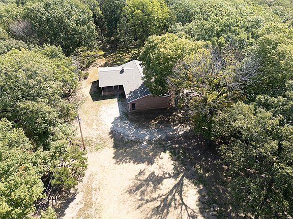 3rd image of 1231 Tracy Ln
