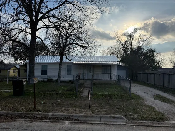 784 Samuels St, New Braunfels, TX 78130