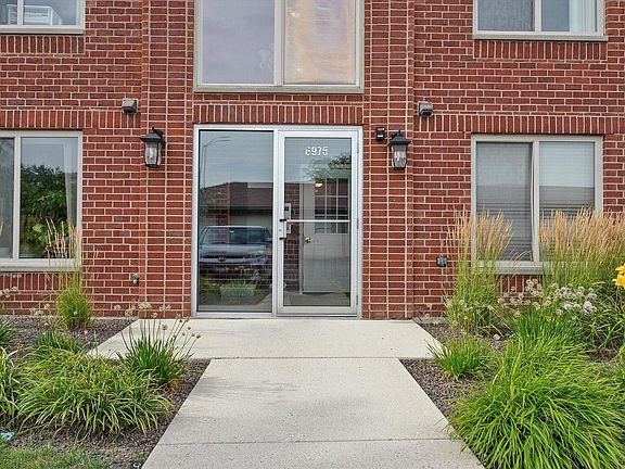 2nd image of 6975 Heritage Cir #2-1C