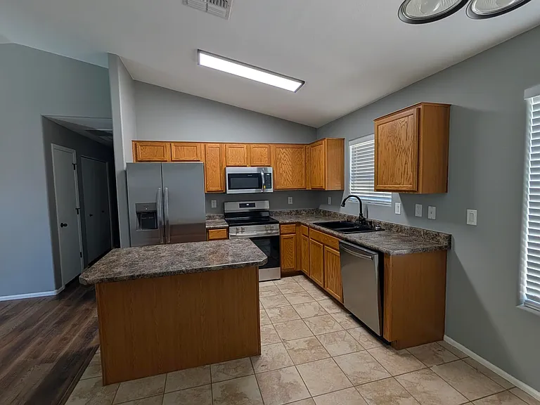 1377 E Pryor Rd — Photo 14