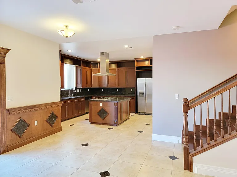 4482 Zev Ct — Photo 7